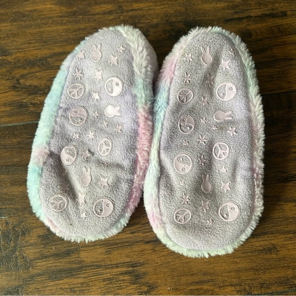 Unicorn Slippers - Picture 4 of 6